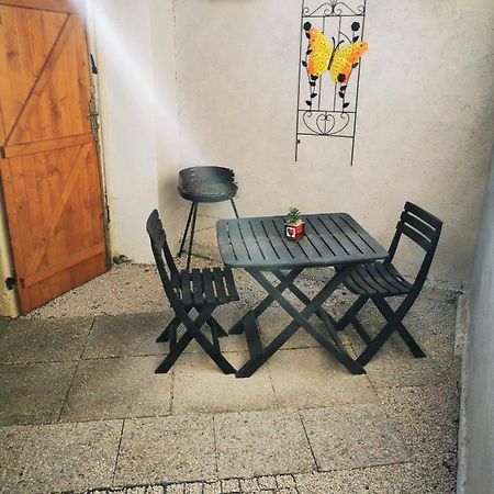 Studio Tres Agreable Totalement Independant Dans Maison Avec Cour Sans Vis A Vis Villa Vittel Eksteriør billede