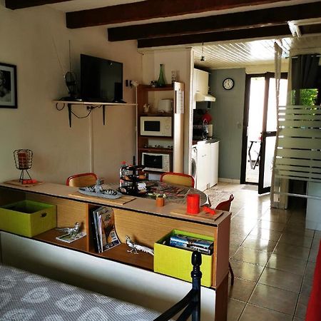 Studio Tres Agreable Totalement Independant Dans Maison Avec Cour Sans Vis A Vis Villa Vittel Eksteriør billede