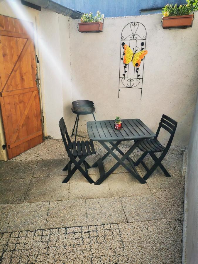 Studio Tres Agreable Totalement Independant Dans Maison Avec Cour Sans Vis A Vis Villa Vittel Eksteriør billede