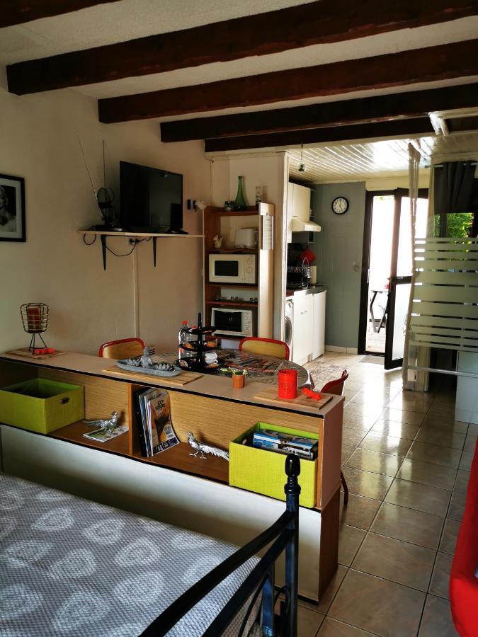 Studio Tres Agreable Totalement Independant Dans Maison Avec Cour Sans Vis A Vis Villa Vittel Eksteriør billede